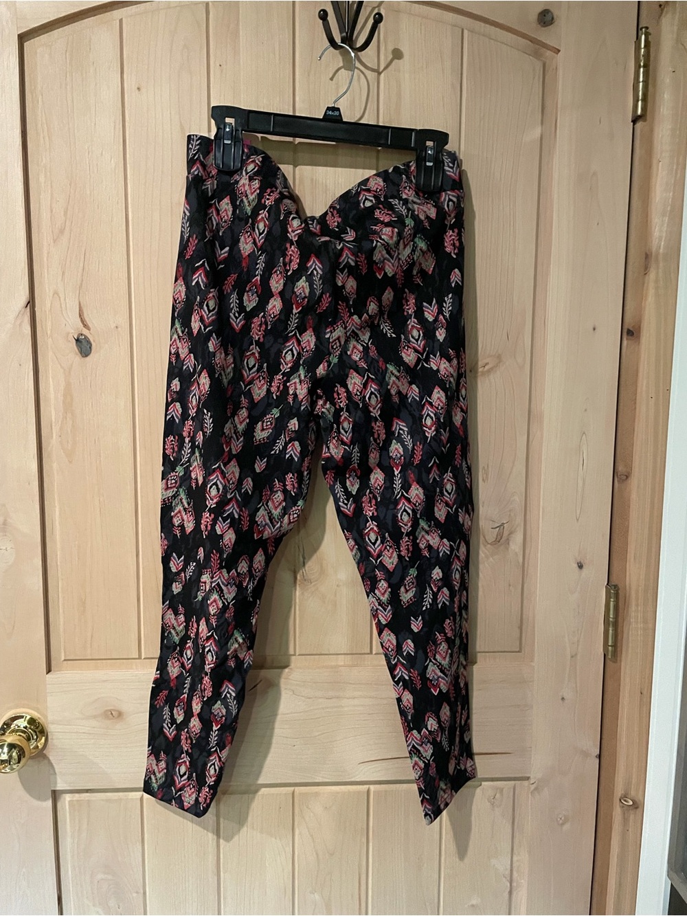 torrid Black Leggings with Pink and Cream Geometric Motif